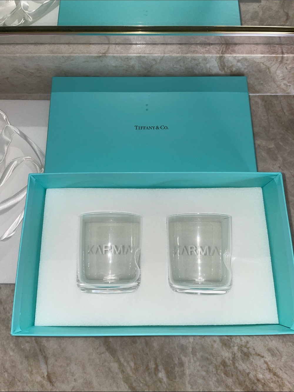 BRAND NEW Tiffany & Co. 2
Glasses w/ Blue Gift Box Clear Etched Glass.Authentic!